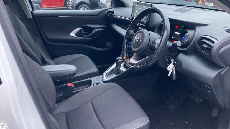 Toyota Yaris 1.5 Hybrid Design 5dr CVT Hybrid Hatchback